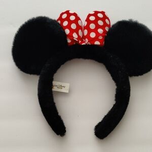Disney Minnie Mouse Ears with Red Polka Dot Bow Hair Bend